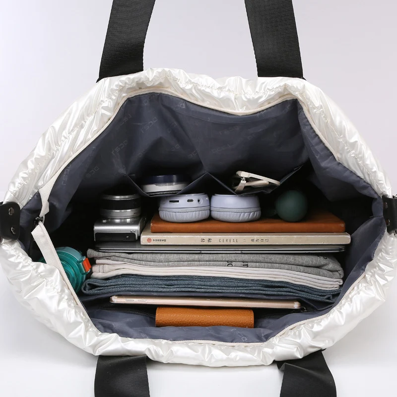 Praktische Reisetasche aus strapazierfähigem Nylon Skanto