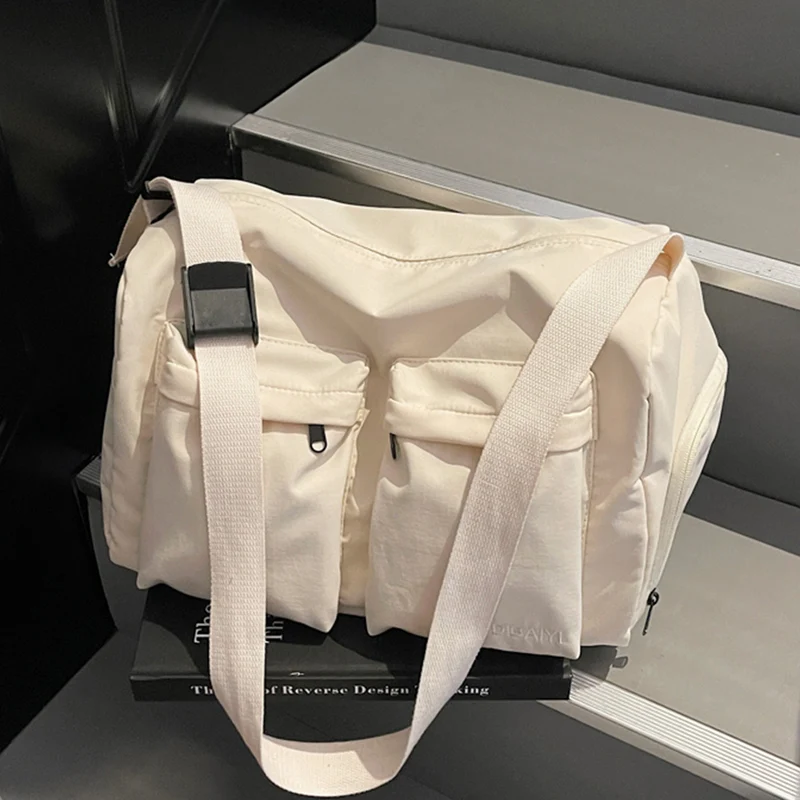 Praktische Outdoor-Reisetasche mit mehreren Fächern Skanto