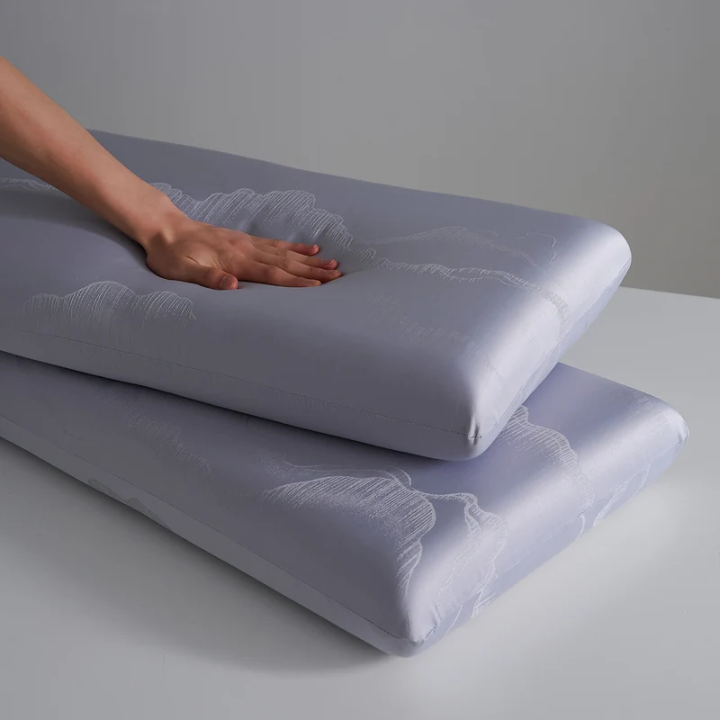Ergonomisches Luxuskissen mit sanfter Hautpflegetechnologie Skanto