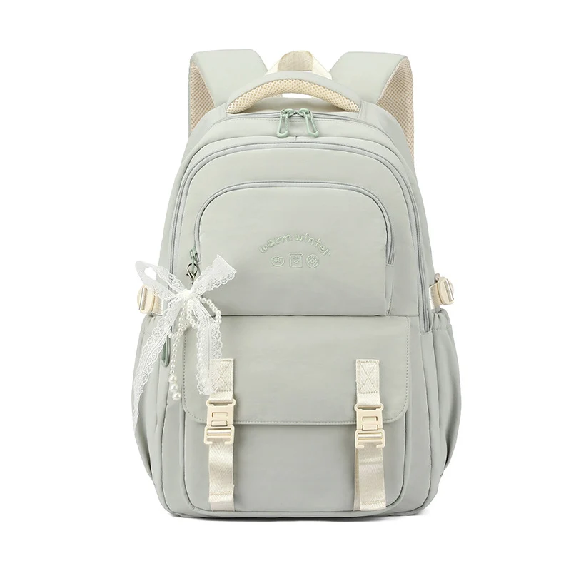 Moderner Rucksack mit stilvollen Dekorationen Skanto
