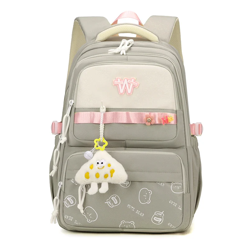 Kreativer Rucksack mit einzigartigen Applikationen Skanto