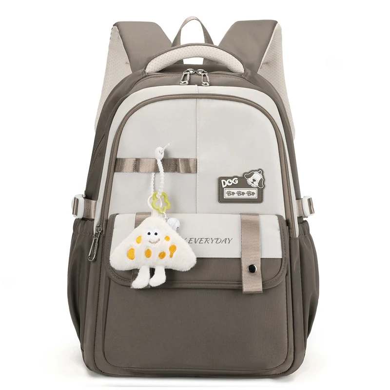 Kinderfreundlicher Rucksack mit hochwertigem Material und lustigem Anhänger Skanto