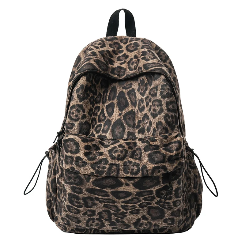 Stylischer Rucksack Skanto mit Tierprint