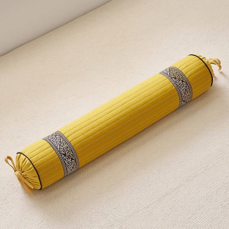 Meditationsrolle mit dekorativem Design Skanto