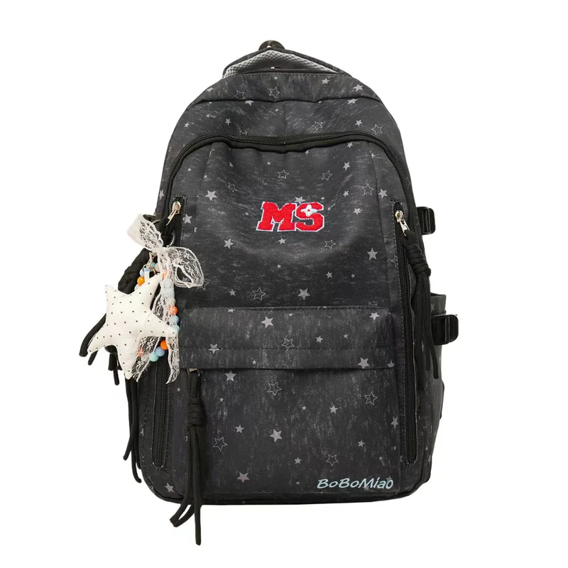 Stilvoller Rucksack Skanto mit Textur und mehreren Fächern