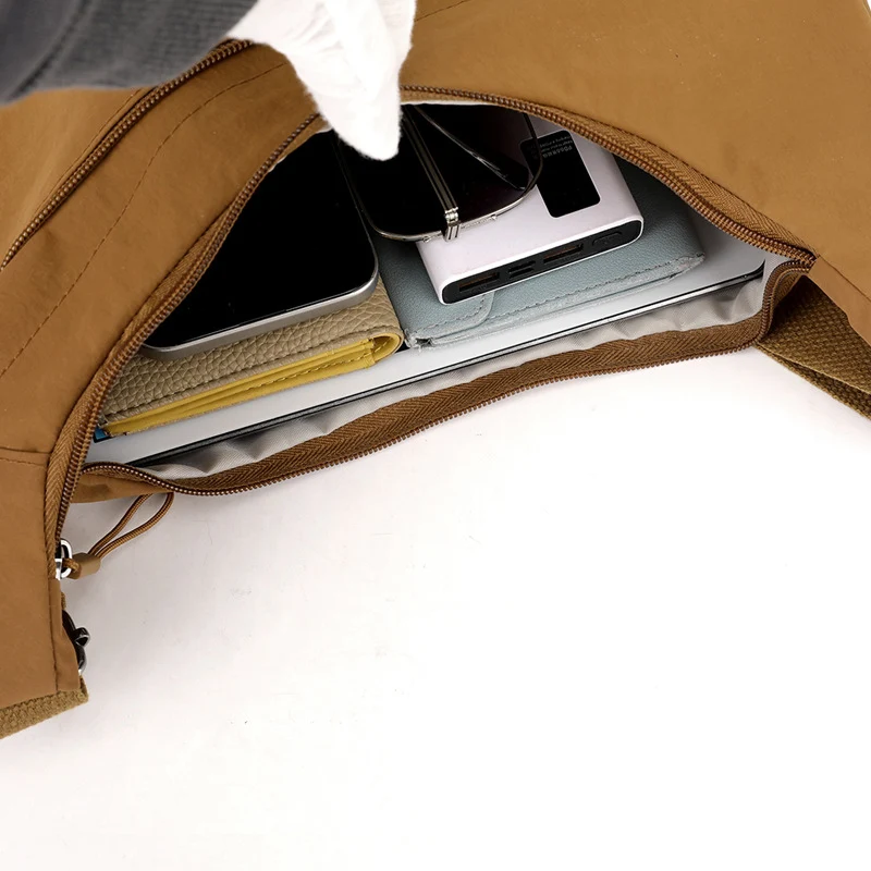 Praktische Schultertasche mit ergonomischem Design und mehreren Fächern Skanto