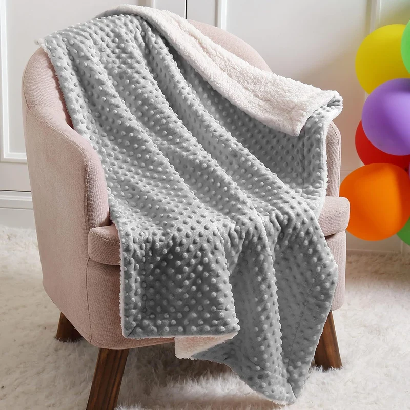 Weiche und wendbare Kuscheldecke Skanto