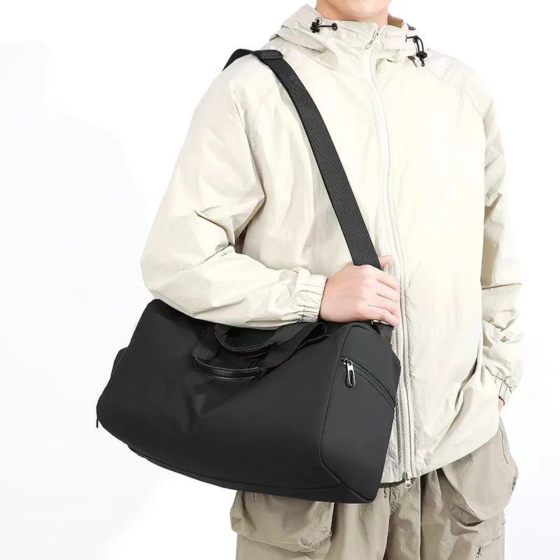 Sportliche Reisetasche mit mehreren Fächern Skanto