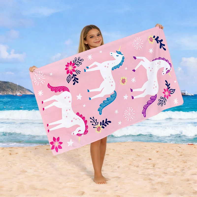 Strandtuch mit buntem Pferdemotiv Skanto