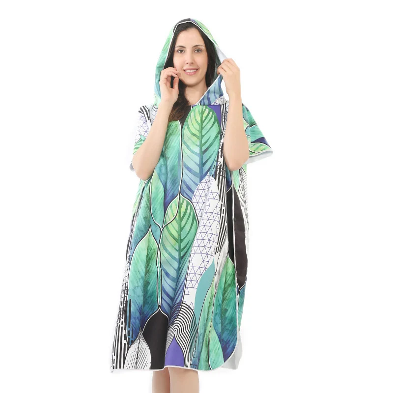 Strandkleid mit Tropenprint Skanto