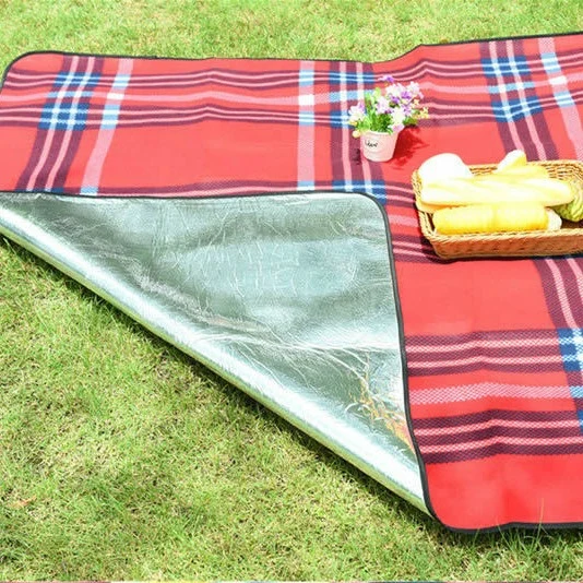 Picknickdecke mit wasserabweisender Unterseite und pflegeleichten Materialien Skanto