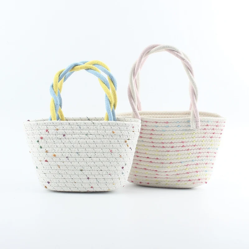 Moderne Strohtasche mit farbigen Akzenten Skanto