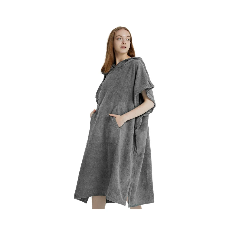 Flauschiger Kapuzen-Badeponcho Skanto