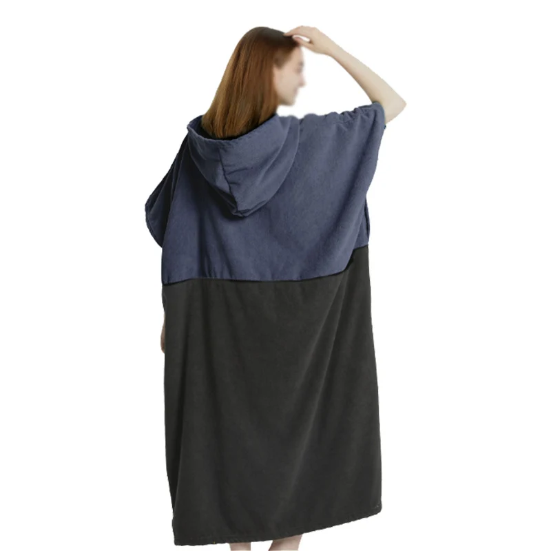 Flauschiger Kapuzen-Badeponcho Skanto
