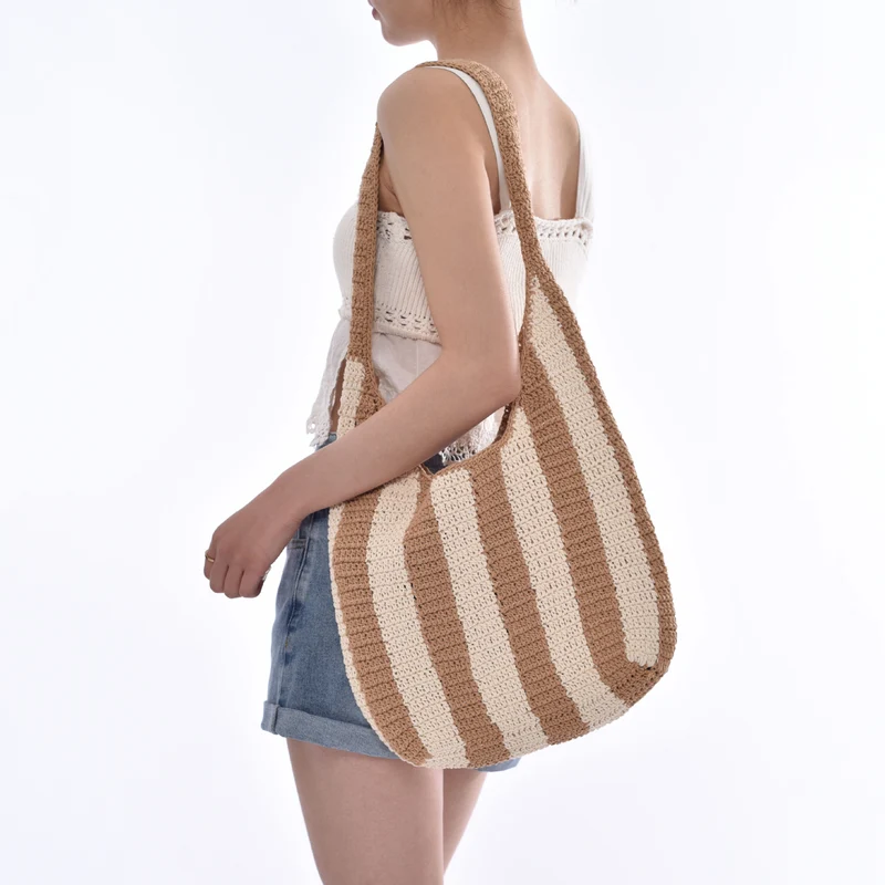 Handgefertigte gestrickte Tasche Skanto