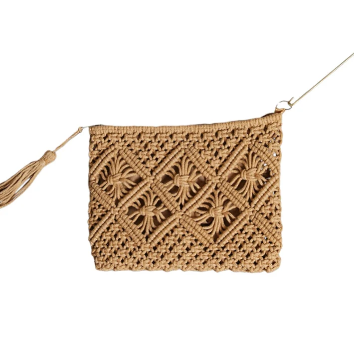 Makramee-Clutch mit Quastendetails Skanto