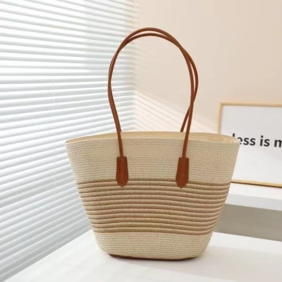 Elegante Strandtasche mit passendem Sonnenhut Skanto