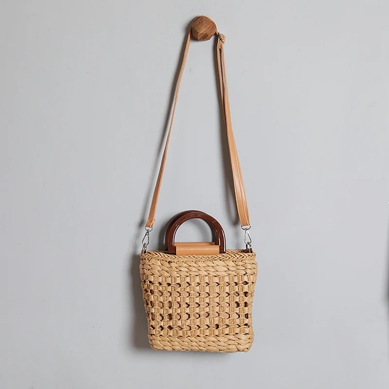 Handtasche mit abnehmbarem Schultergurt und Kunstlederdetails Skanto