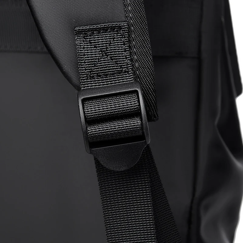 Urbaner Rucksack mit multifunktionalem Tabsystem Skanto