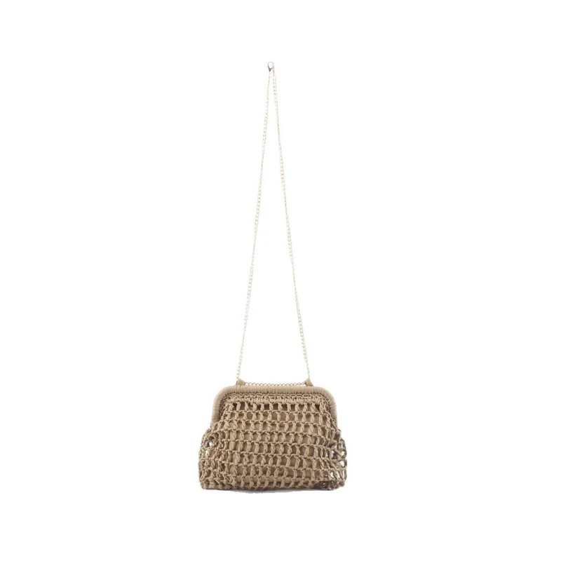Gewebte Handtasche aus Naturmaterial mit feinen Kettendetails Skanto