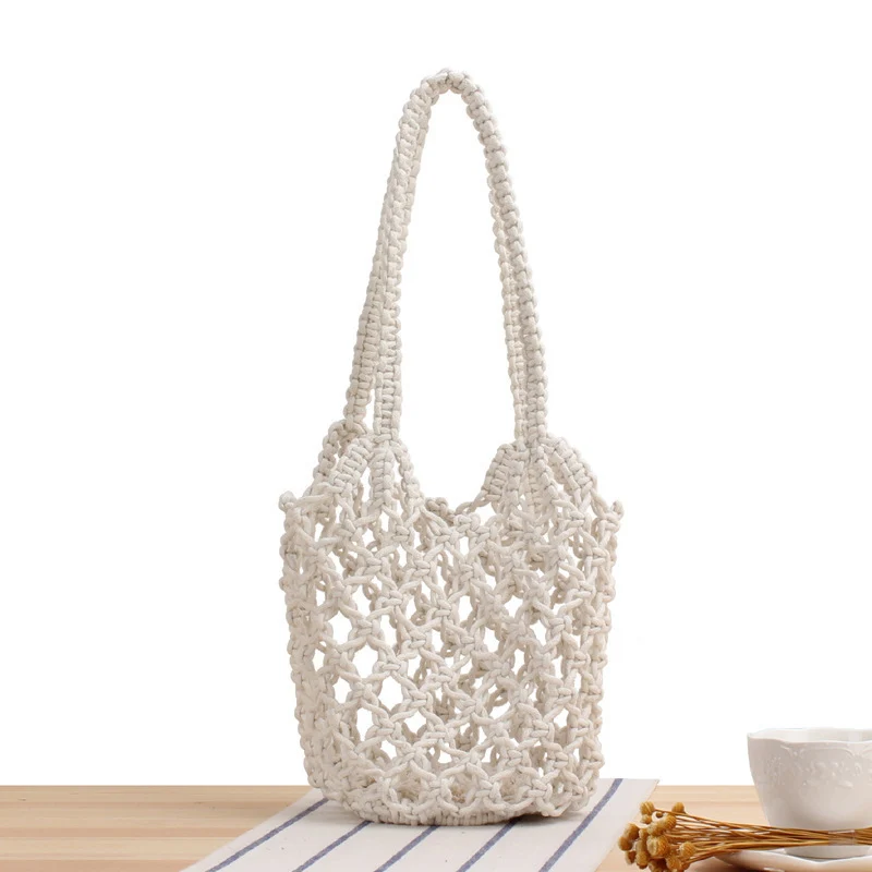 Handtasche aus handgeknüpftem Naturmaterial mit luftiger Struktur Skanto