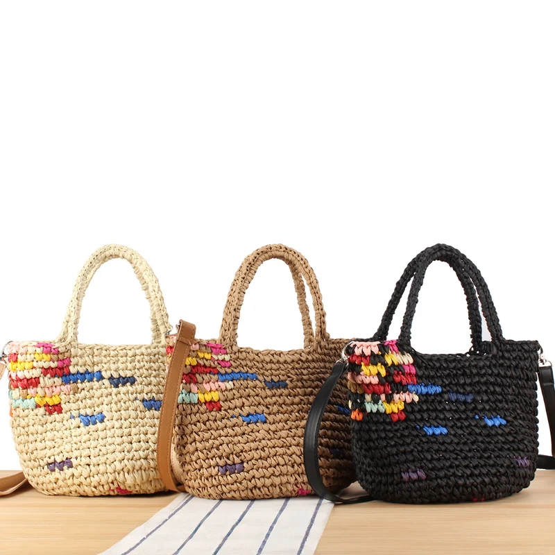 Handtasche aus handgefertigtem Naturmaterial mit farbigem Akzent Skanto