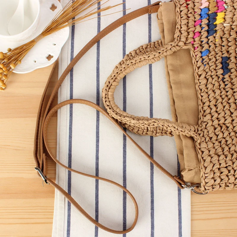 Handtasche aus handgefertigtem Naturmaterial mit farbigem Akzent Skanto