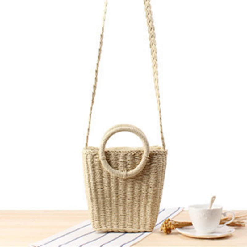 Handtasche aus geflochtenem Naturmaterial mit rundem Griff Skanto