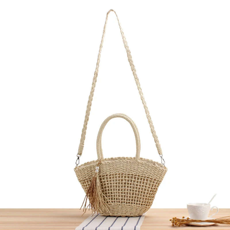 Handtasche aus geflochtenem Naturmaterial mit elegantem Fransen-Detail Skanto
