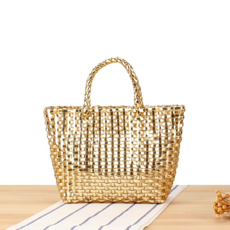 Handtasche aus gewebtem Naturmaterial mit eleganten Akzenten Skanto