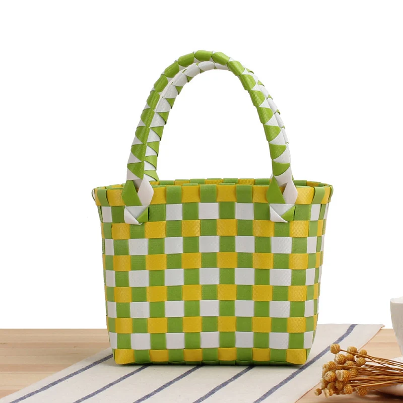 Gewebte Handtasche mit Karomuster Skanto