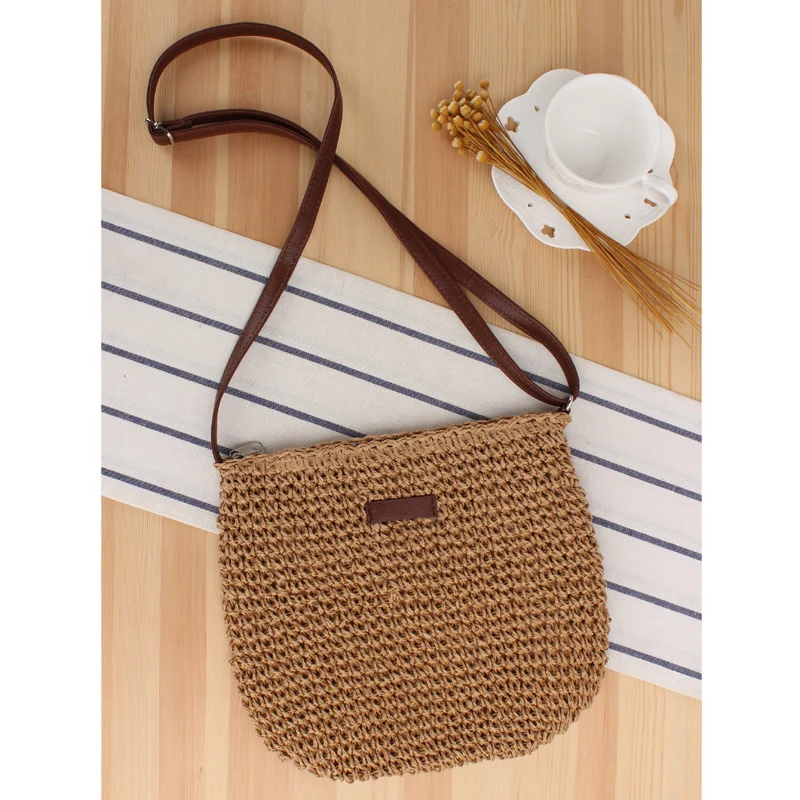 Schultertasche aus gewebtem Naturmaterial mit abnehmbarem Lederriemen Skanto