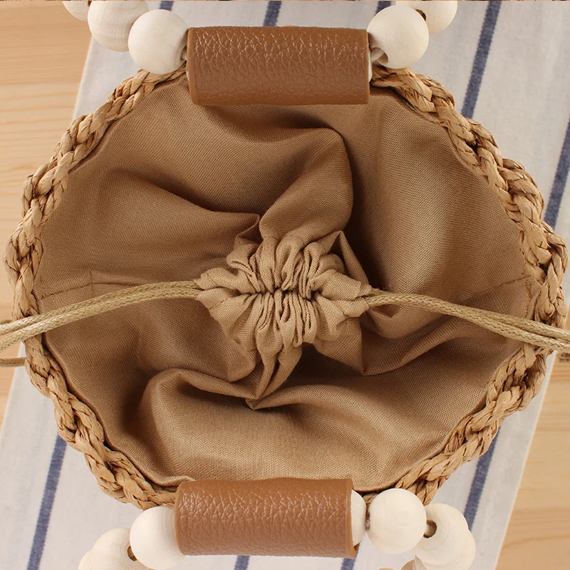 Trendige Handtasche mit Holzperlengriff Skanto