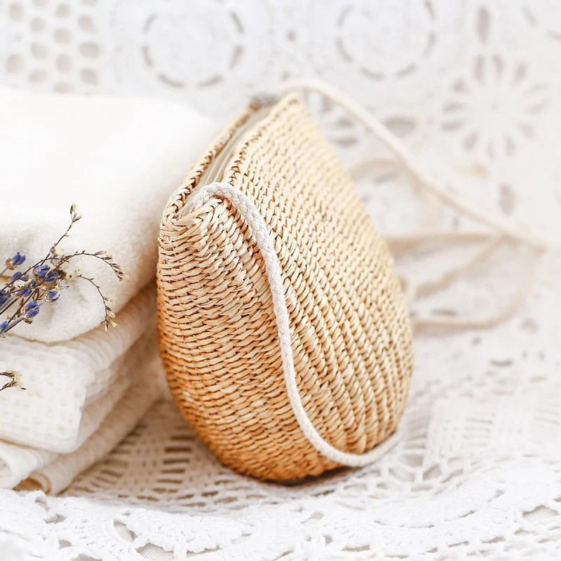 Moderne muschelförmige Handtasche Skanto