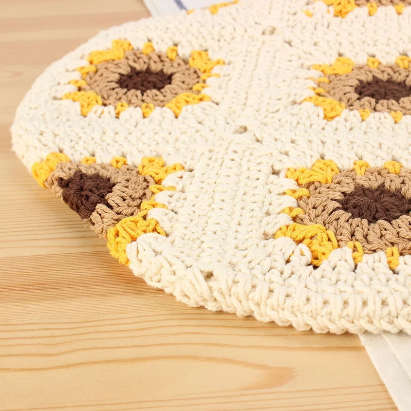 Handgeknüpfte Tragetaschen mit floralen Häkelmustern Skanto