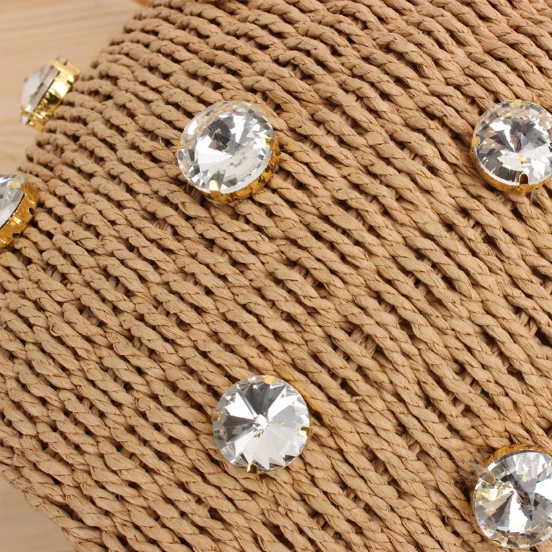 Moderne Korbtasche mit funkelnden Details Skanto