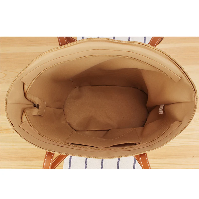 Strohtasche im modernen Streifen-Design Skanto