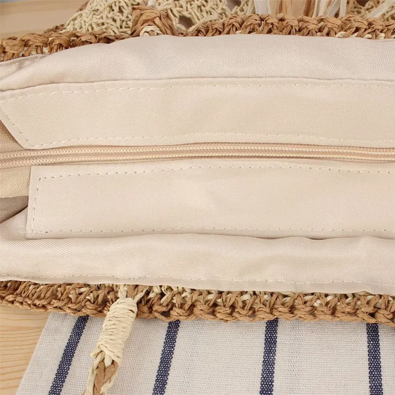 Trendige geflochtene Strandtasche mit Fransen und robustem Design Skanto