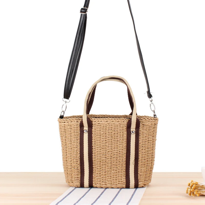 Handtasche aus geflochtenem Naturmaterial mit abnehmbarem Lederriemen Skanto