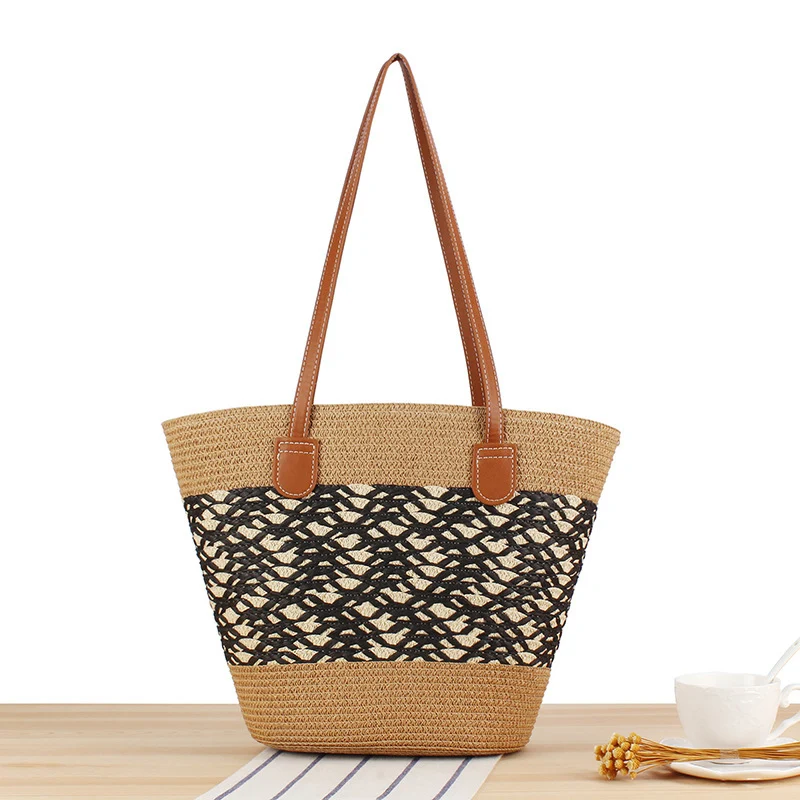 Elegante Strohtasche mit attraktiven Ledergriffen Skanto