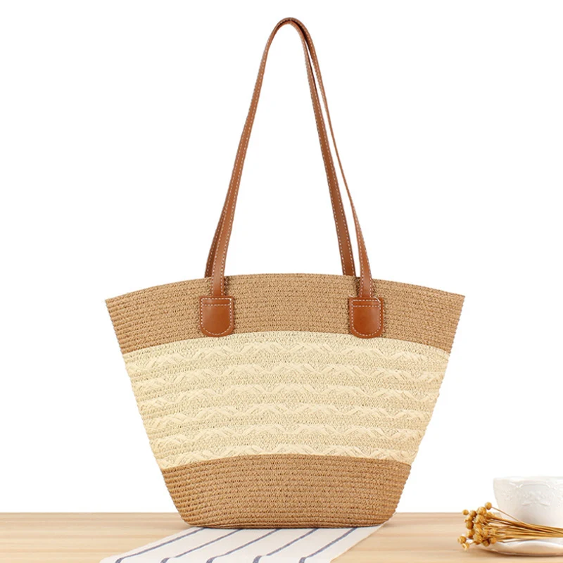 Elegante Strohtasche mit attraktiven Ledergriffen Skanto
