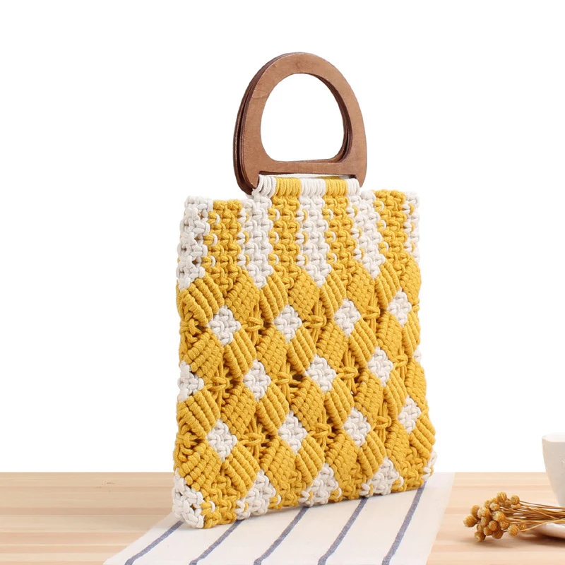 Makramee Tragetasche mit Holzgriffen und floralen Details Skanto