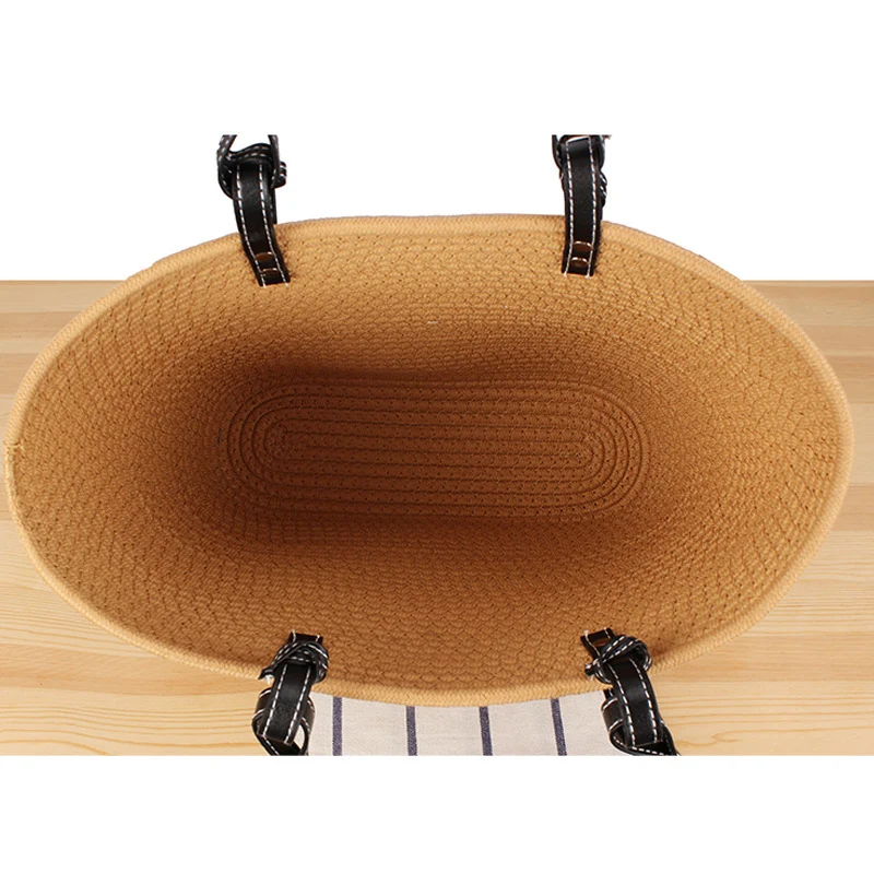 Elegante Strandtasche aus gewebtem Naturmaterial mit stilvollen Lederakzenten Skanto