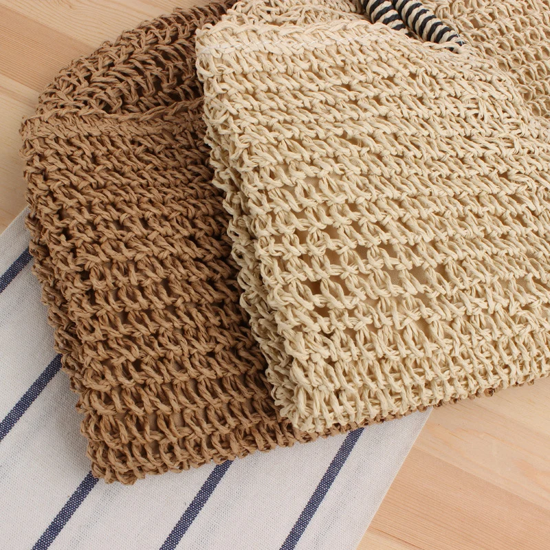 Handgefertigte Raffia-Umhängetasche mit strukturierter Oberfläche Skanto