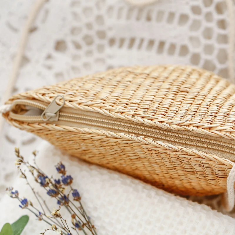 Handgemachte Stroh-Clutch mit elegantem Design Skanto
