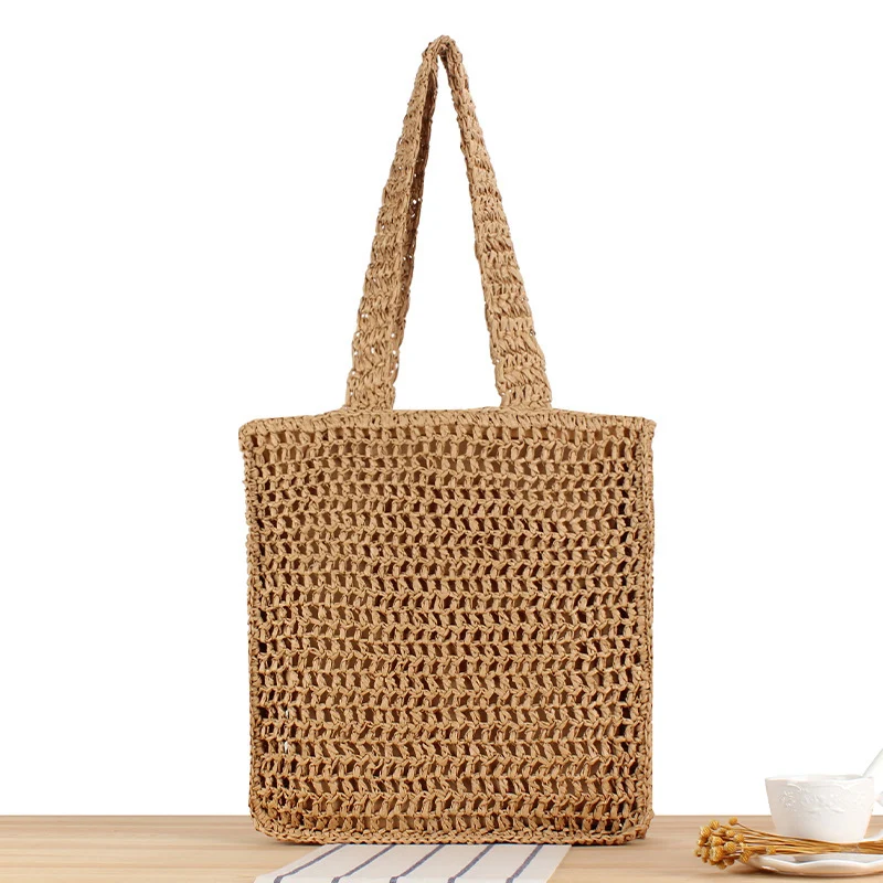 Geflochtene Tragetasche im minimalistischen Design Skanto