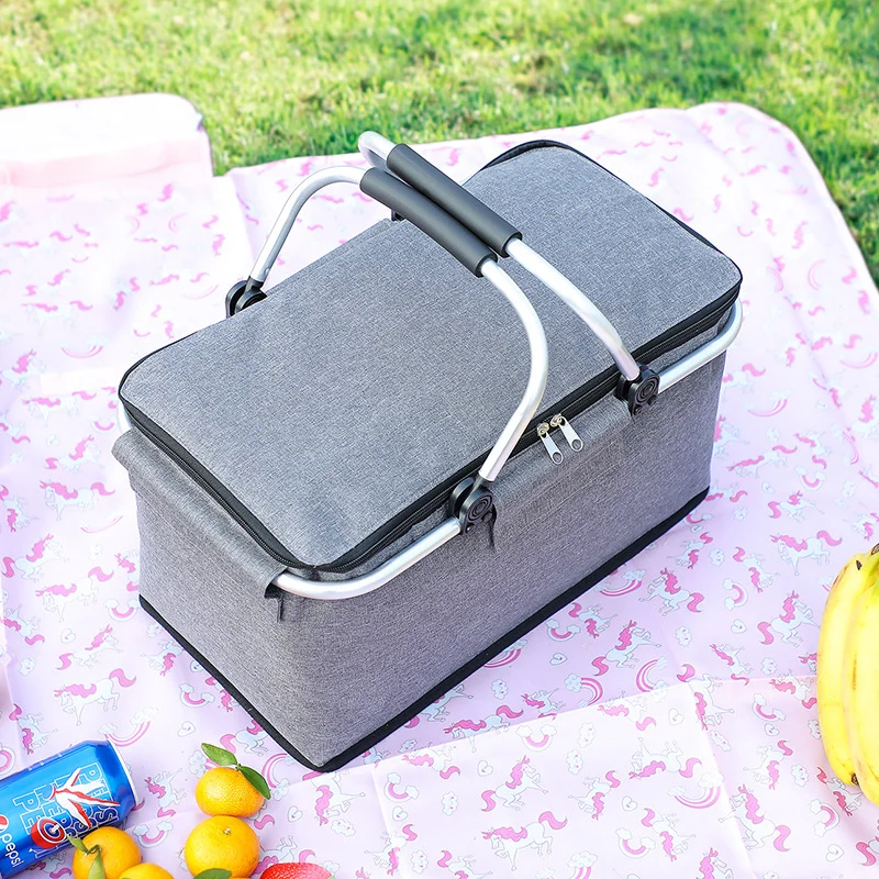 Isolierte Picknicktasche Skanto