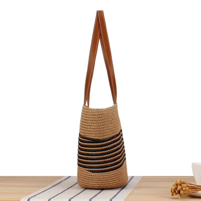 Strandtasche mit geflochtenem Muster und eleganten Ledergriffen Skanto