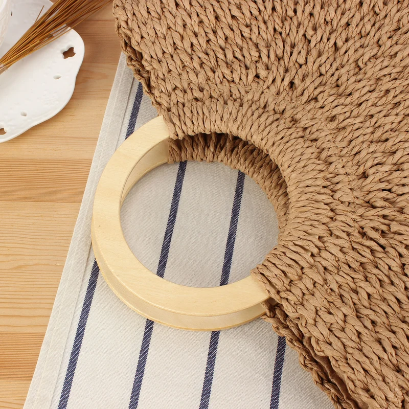 Designer-Tasche aus handgeflochtenem Korbgeflecht mit Holzgriff Skanto