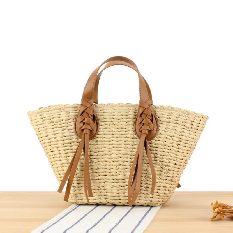 Geflochtene Strohtasche mit Lederriemen Skanto